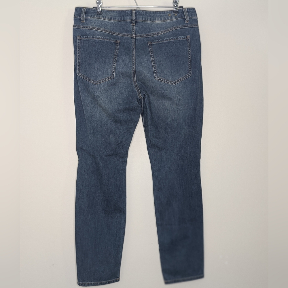 CAbi Women's Skinny Jeans in Medium Blue Wash - Picture 2 of 5